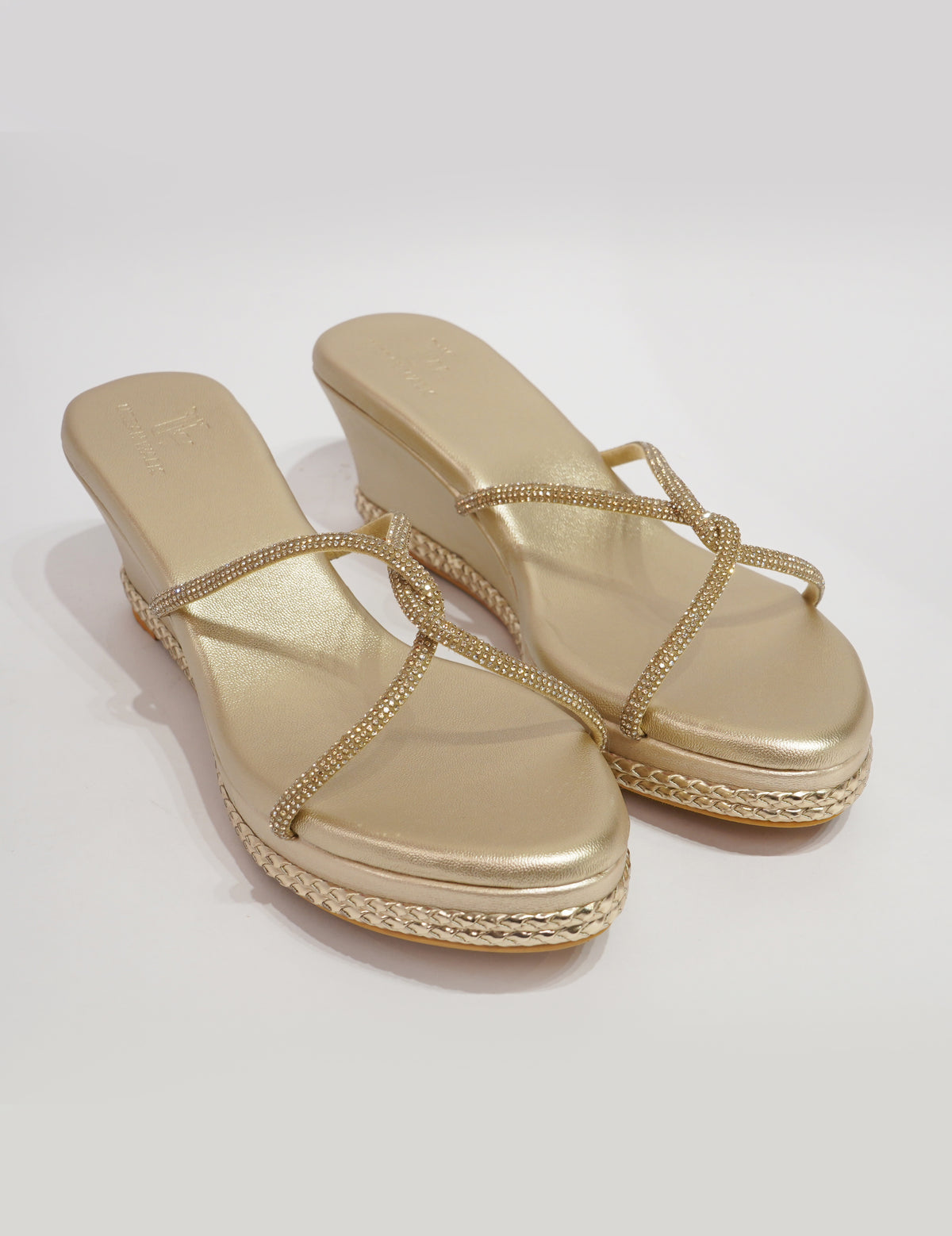 Crystal Knot Platforms
