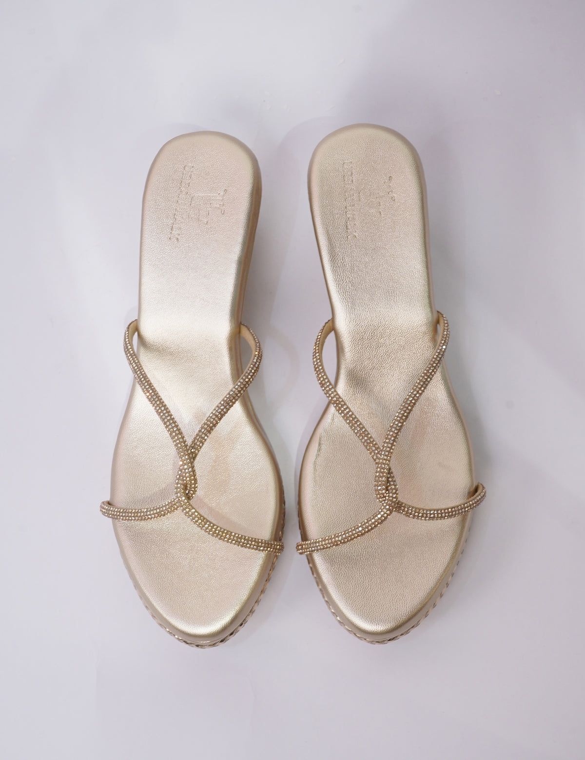Crystal Knot Platforms